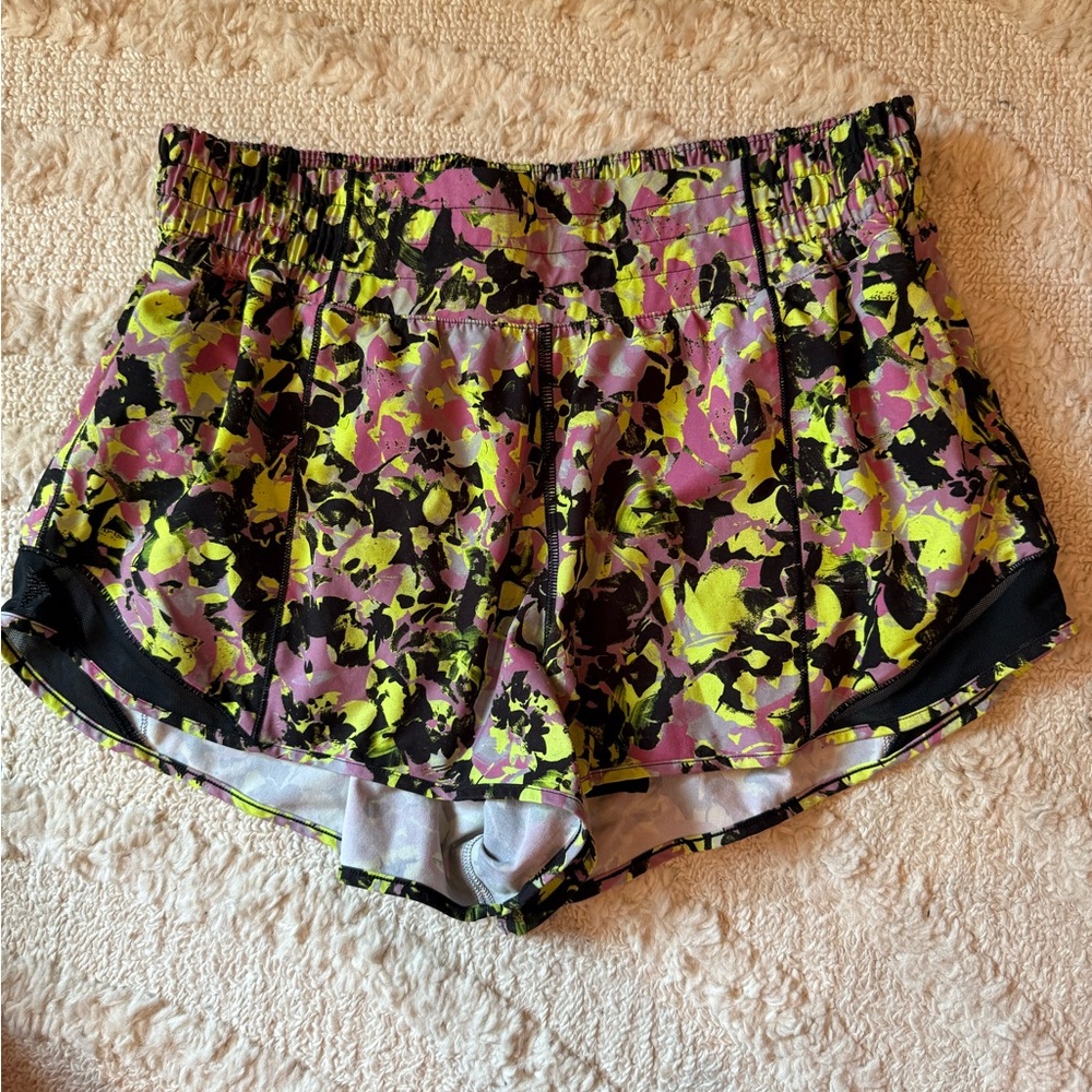 Lululemon hotty hot Floral Women's Shorts